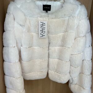 Large Faux Fur jacket in Ivory - NWT